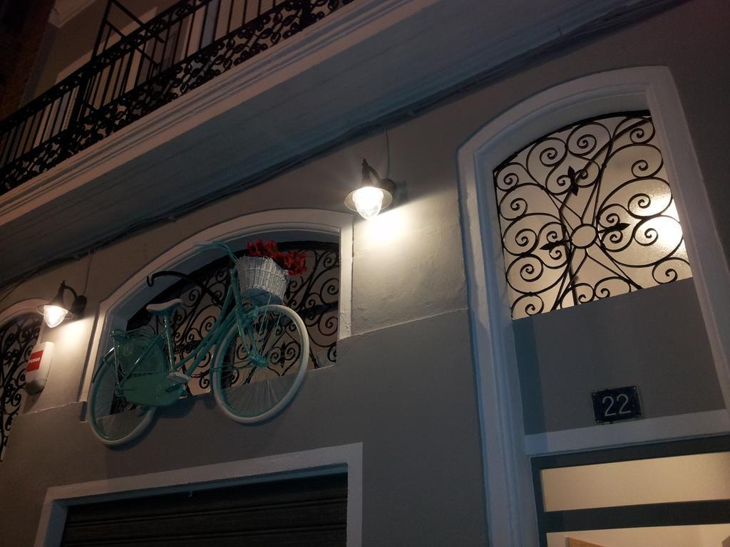 Hotel Smile & Co Hostal Boutique Alicante Exterior photo