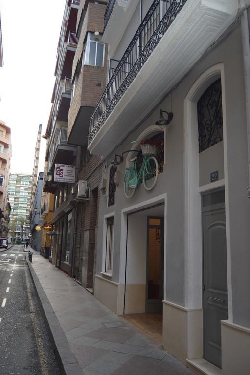 Hotel Smile & Co Hostal Boutique Alicante Exterior photo