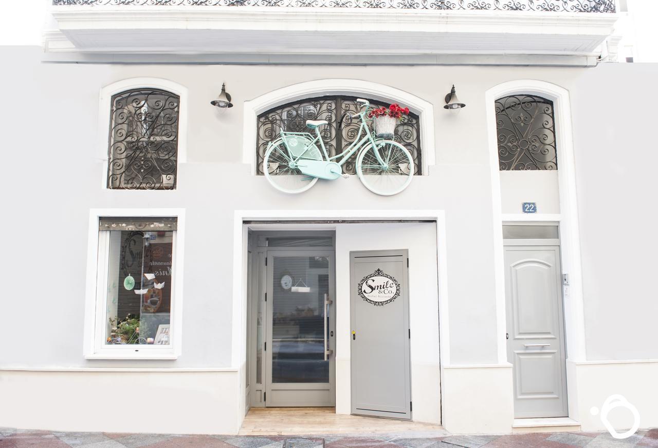 Hotel Smile & Co Hostal Boutique Alicante Exterior photo